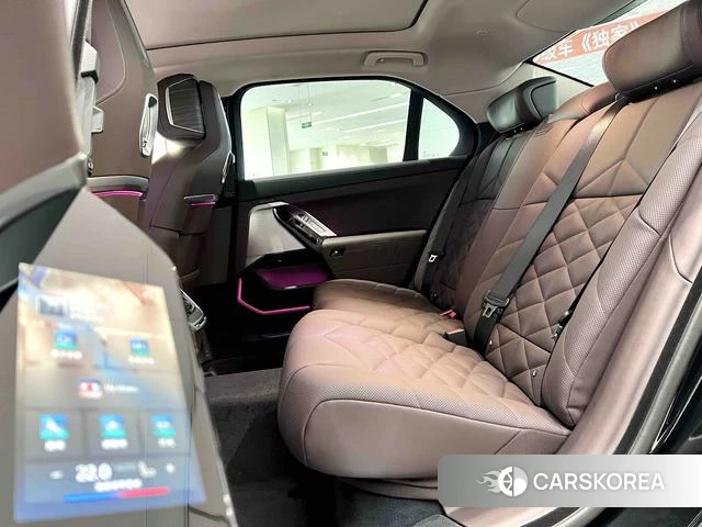 BMW 7 series id 4264611 из Китая 10