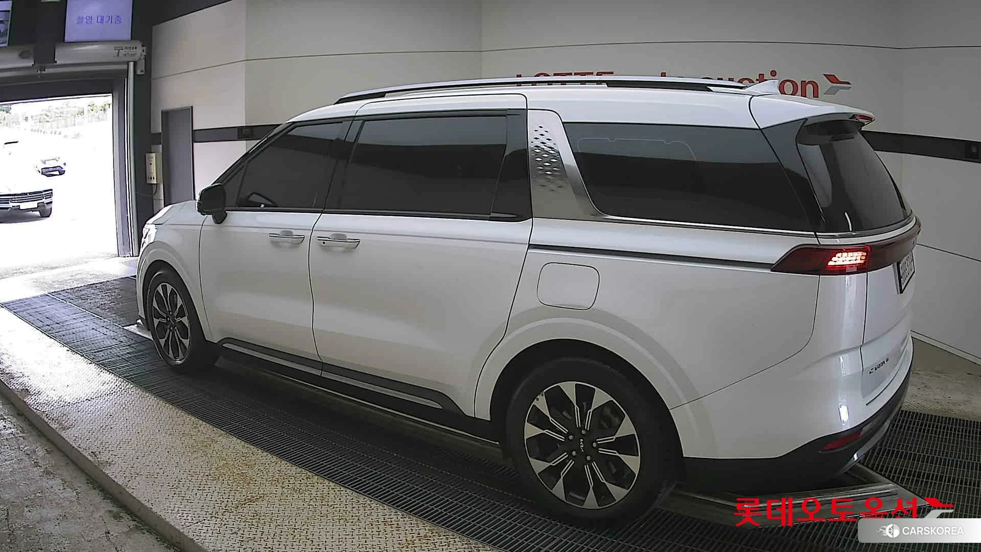 Kia Carnival id 4347360 из Кореи 38