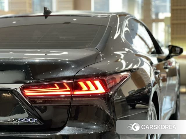 Lexus LS id 4262149 из Китая 17