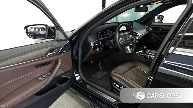 BMW 5 Series (G30) id 3044582 из Кореи 20