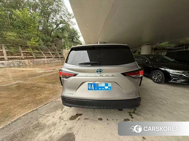 Toyota Saina id 4278233 из Китая 10