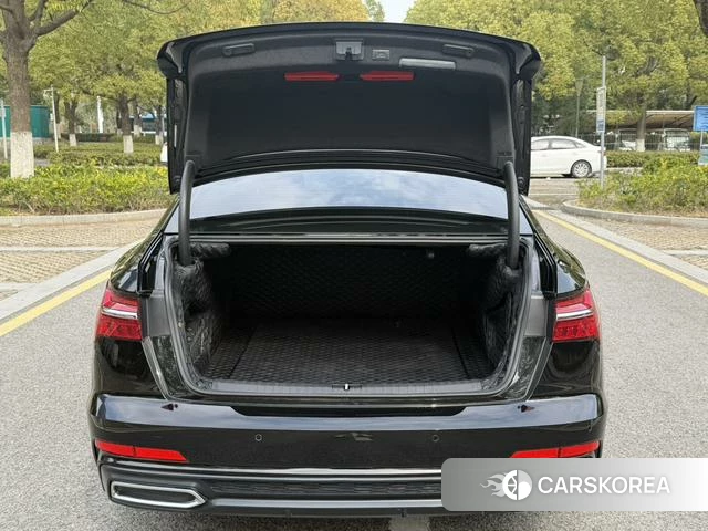 Audi A6L id 4260436 из Китая 23