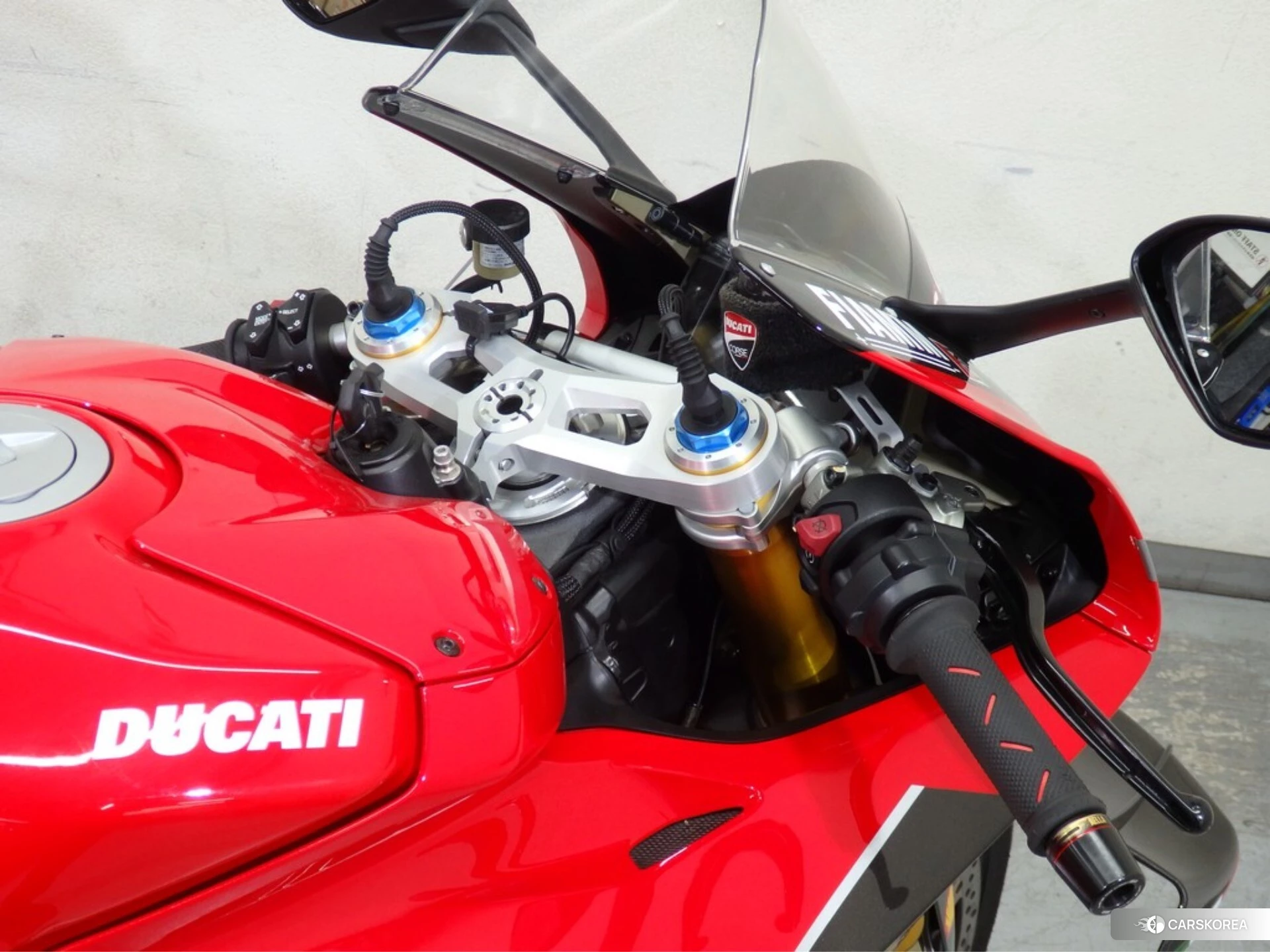 Ducati PANIGALE V4 S id 4373855 из Японии 10