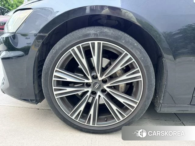 Audi A6L id 4328973 из Китая 20