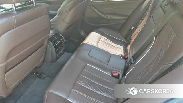 BMW 5 Series (G30) id 4318245 из Кореи 17
