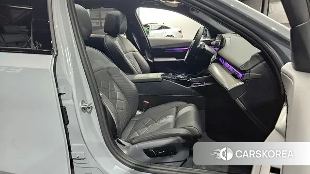 BMW 5 Series (G60) id 3399796 из Кореи 20