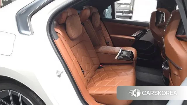 BMW 7 Series (G70) id 3554910 из Кореи 20