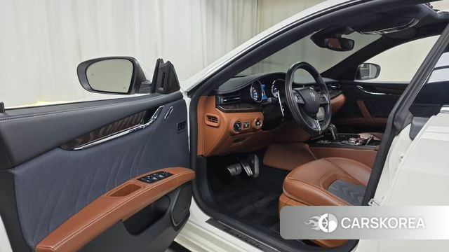 Maserati Quattroporte id 4459296 из Кореи 30