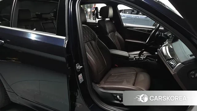 BMW 5 Series (G30) id 3055799 из Кореи 20