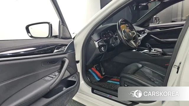 BMW 5 Series (G30) id 3645127 из Кореи 20