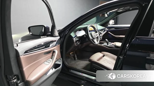 BMW 5 Series (G30) id 4201303 из Кореи 38