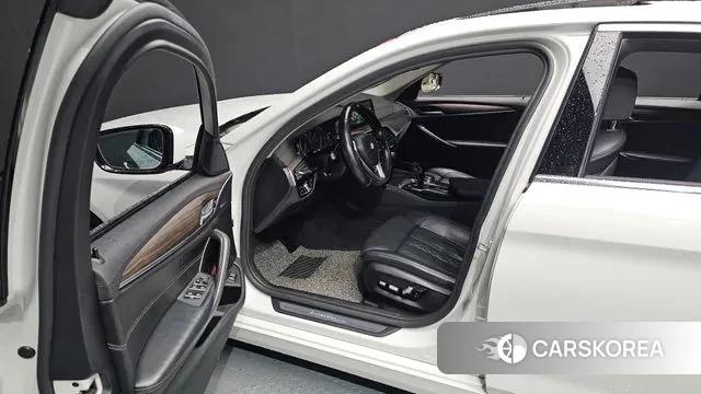 BMW 5 Series (G30) id 3029295 из Кореи 20