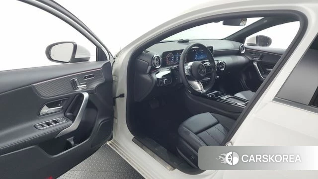 Mercedes-Benz A-Class W177 id 4307980 из Кореи 30
