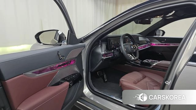 BMW 7 Series (G70) id 3870038 из Кореи 20