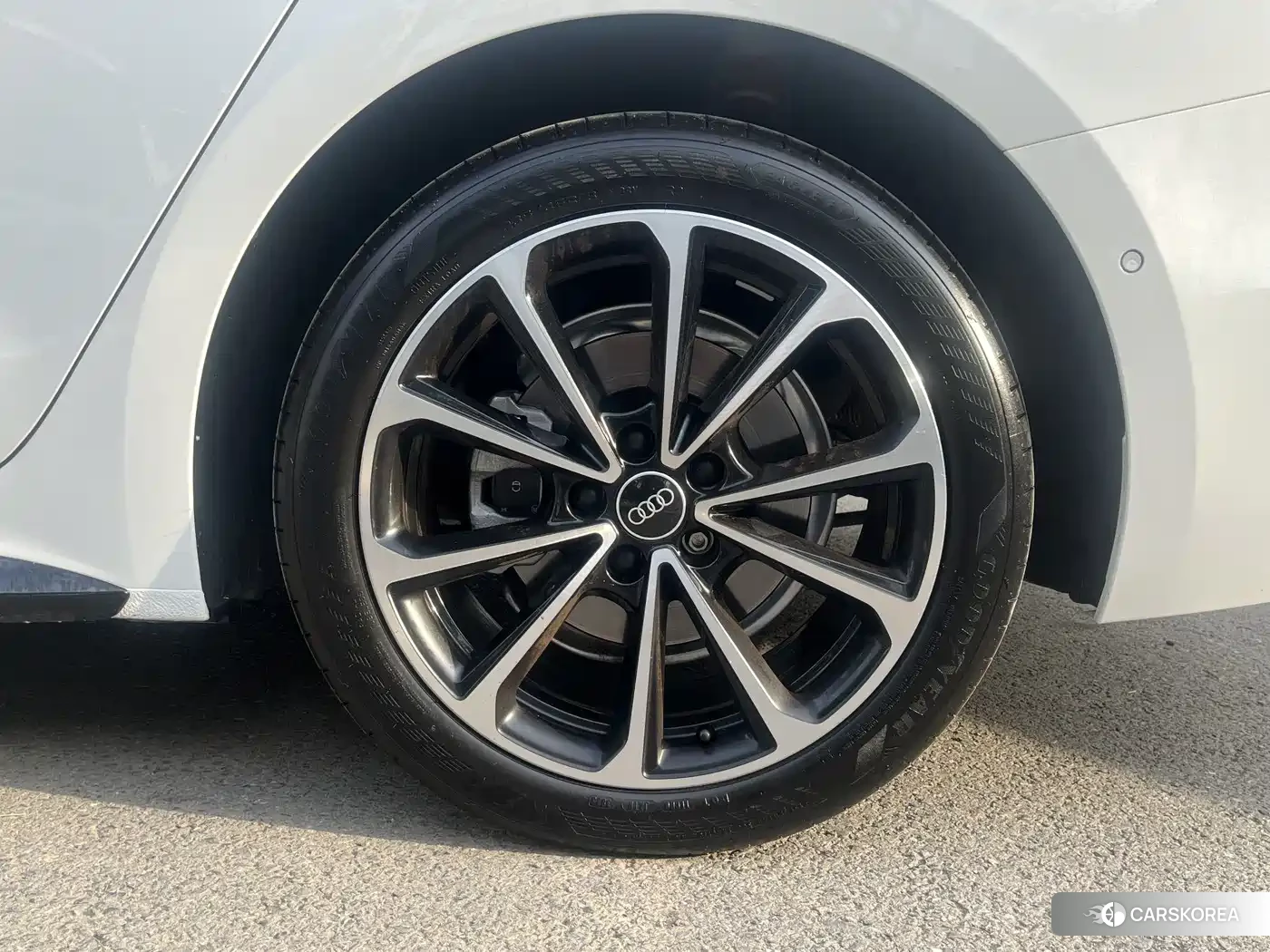 Audi A5L id 4546230 из Китая 20
