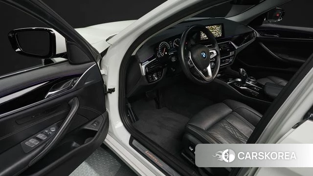BMW 5 Series (G30) id 4637857 из Кореи 20