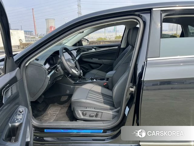 Volkswagen Passat id 4359199 из Китая 18
