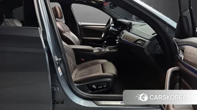 BMW 5 Series (G30) id 3465087 из Кореи 20