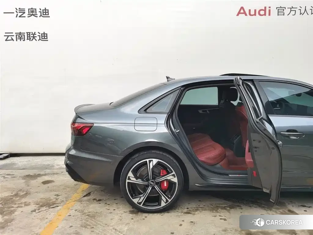 Audi A4L id 4599614 из Китая 31