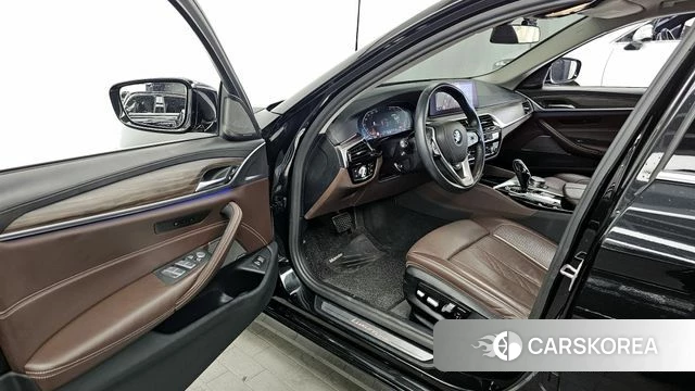 BMW 5 Series (G30) id 4268602 из Кореи 34
