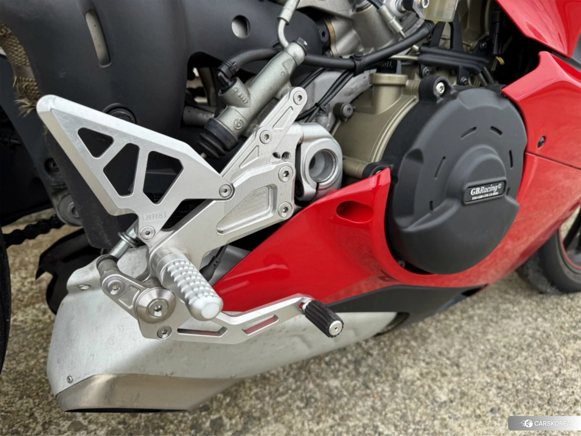 Ducati PANIGALE V4 S id 4373913 из Японии 10