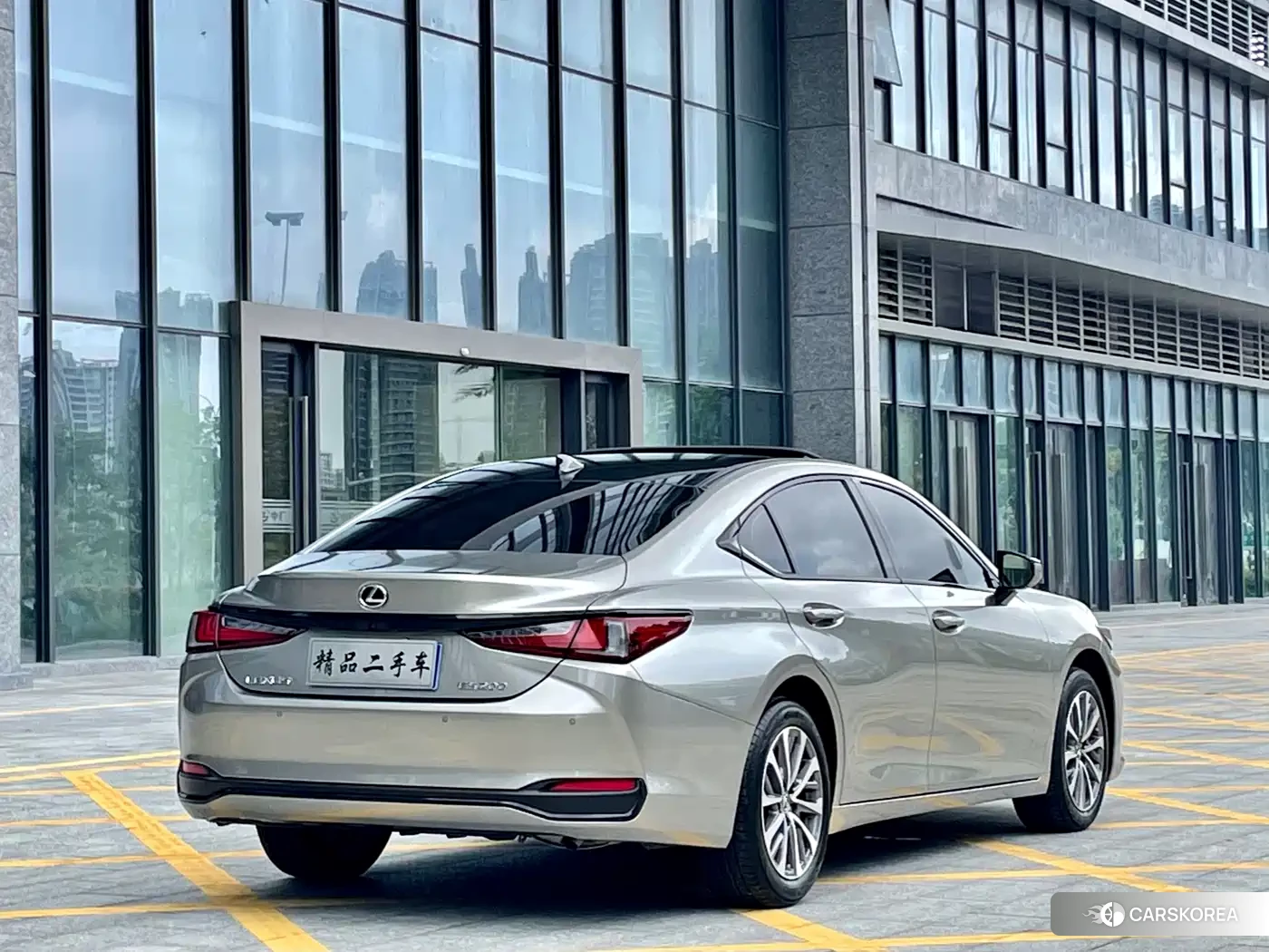 Lexus ES id 4577894 из Китая 15