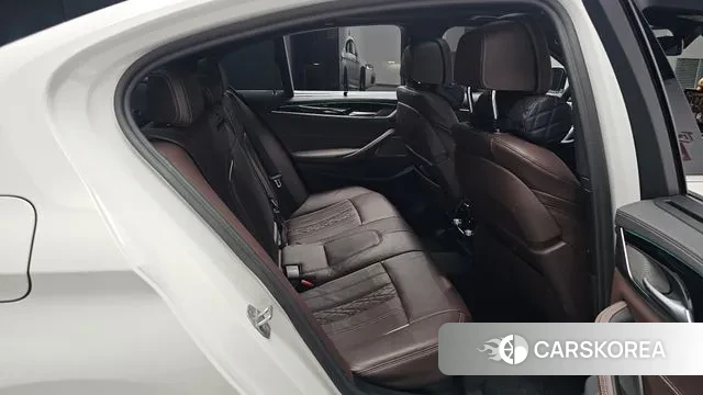 BMW 5 Series (G30) id 2979754 из Кореи 20