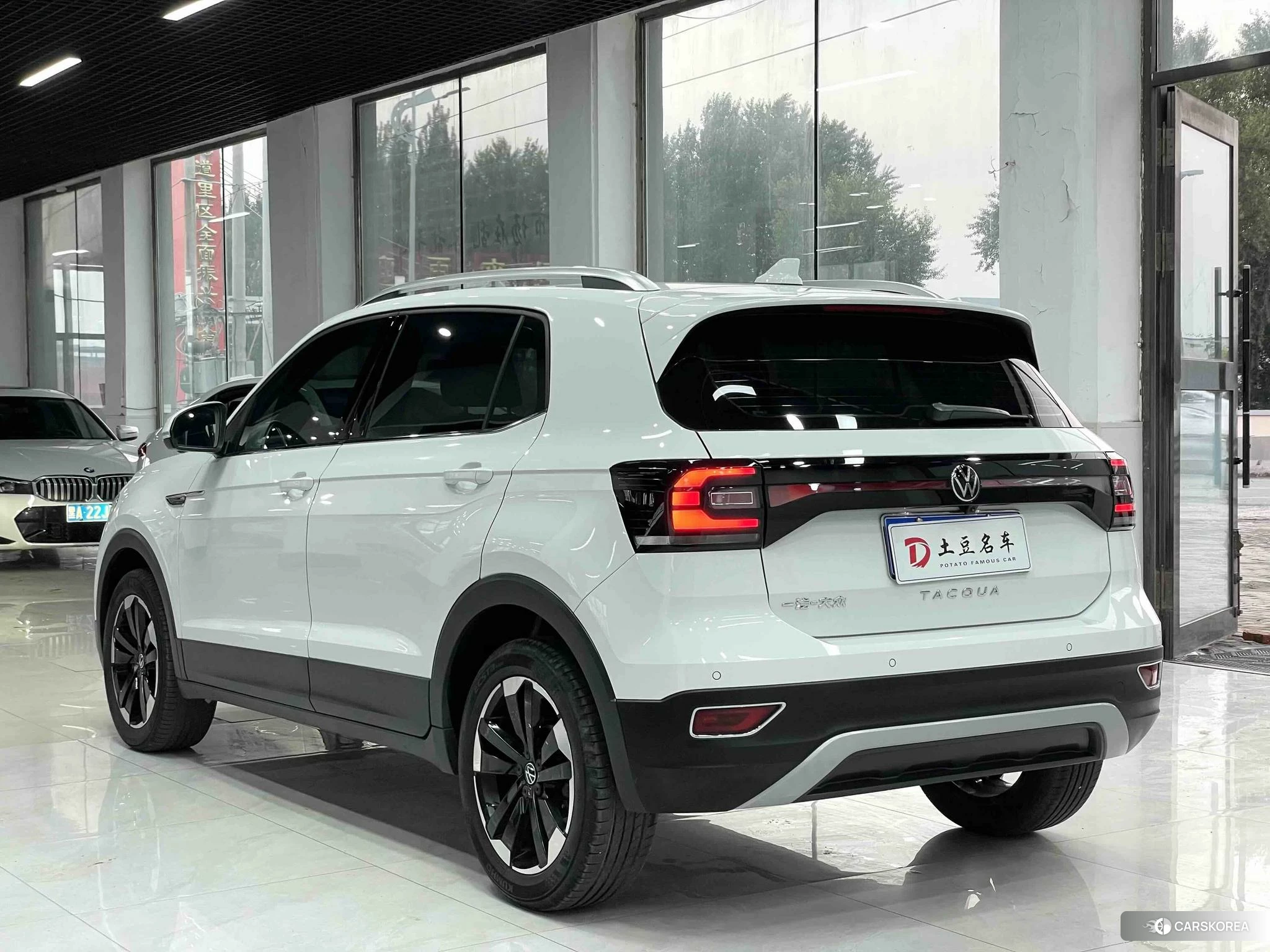 Volkswagen Exploring the shadow id 4512691 из Китая 19