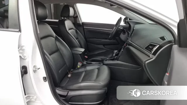 Hyundai Avante AD id 3024825 из Кореи 20