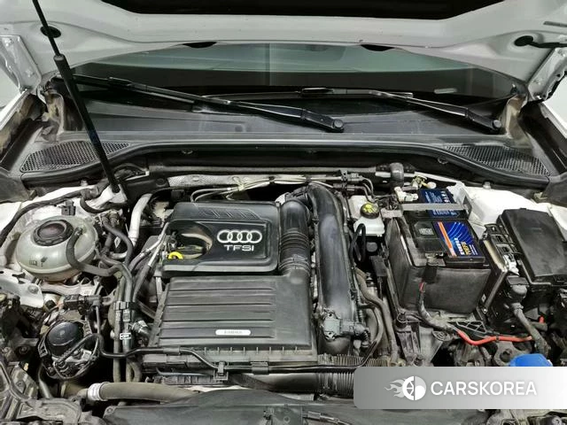 Audi Q2L id 3856332 из Китая 17