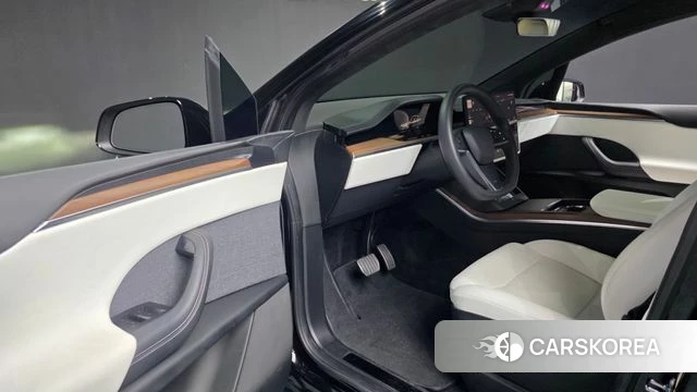 Tesla Model X id 4584982 из Кореи 20