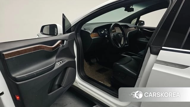 Tesla Model X id 4390330 из Кореи 31