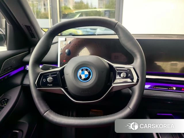 BMW i5 id 3920741 из Китая 14