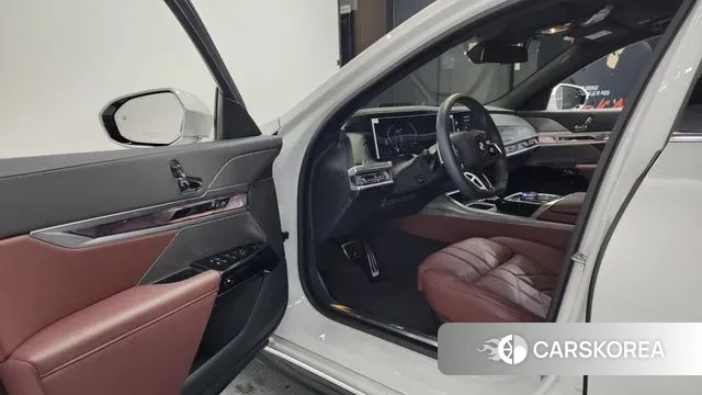 BMW 7 Series (G70) id 3679567 из Кореи 20