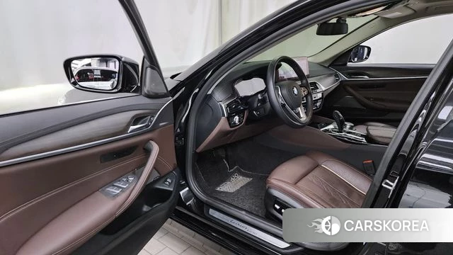 BMW 5 Series (G30) id 3843739 из Кореи 21