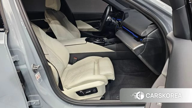 BMW 5 Series (G60) id 3817547 из Кореи 20