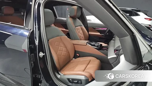 BMW 5 Series (G60) id 3732304 из Кореи 20