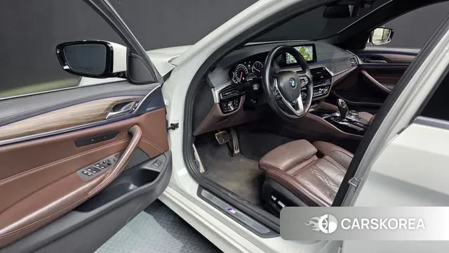 BMW 5 Series (G30) id 3779273 из Кореи 20