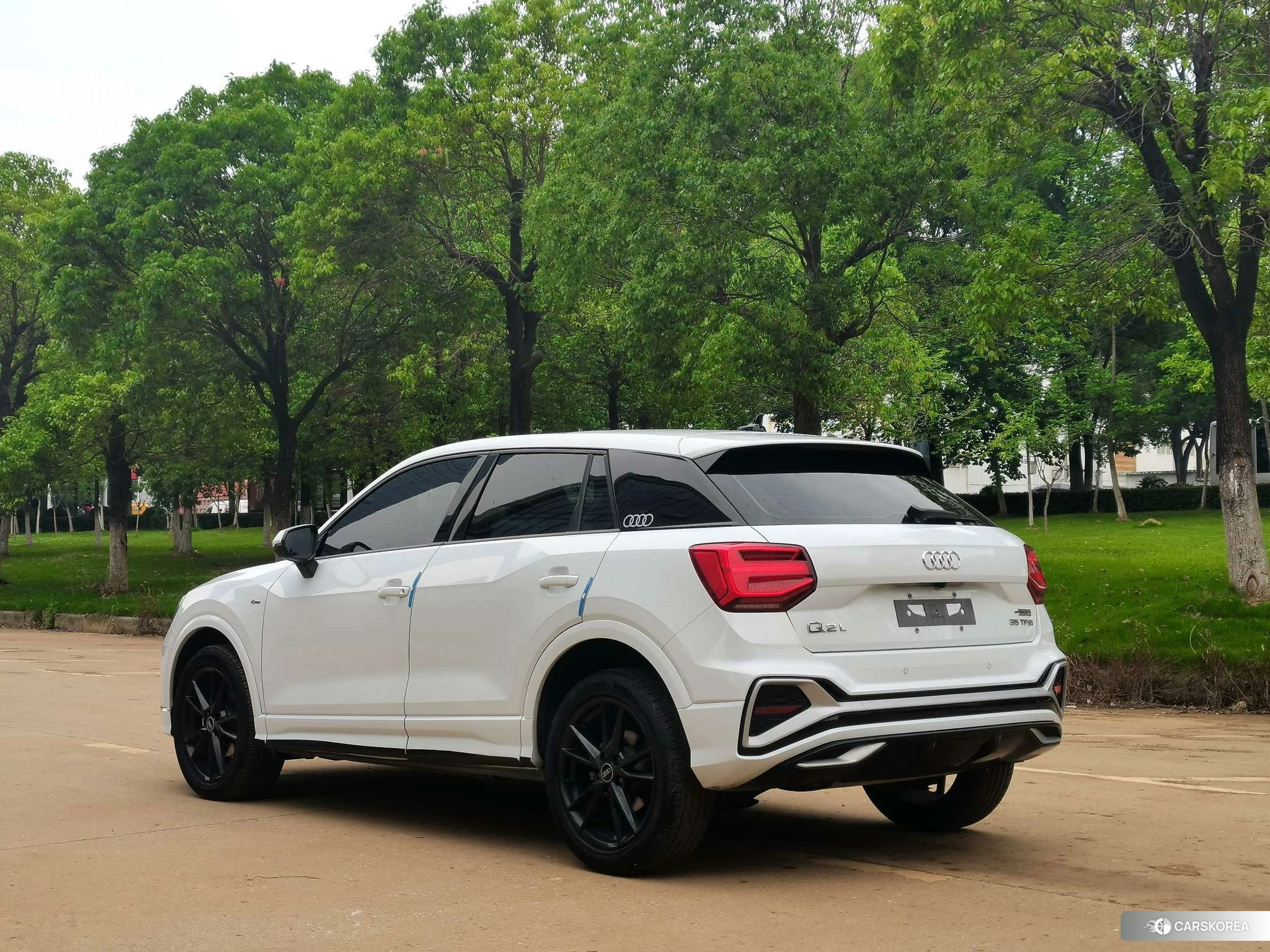 Audi Q2L id 4473383 из Китая 25