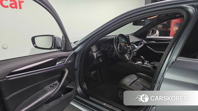 BMW 5 Series (G30) id 4020545 из Кореи 20