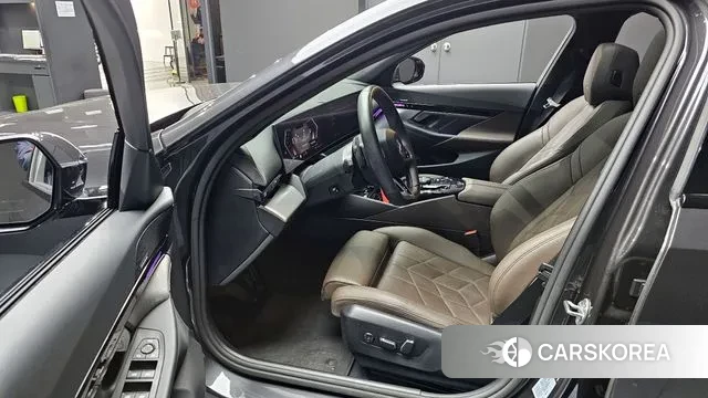 BMW 5 Series (G60) id 3739568 из Кореи 20