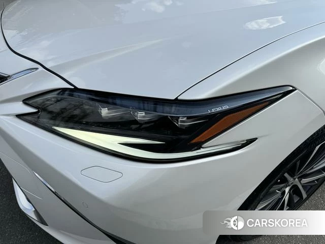Lexus ES id 4273752 из Китая 12