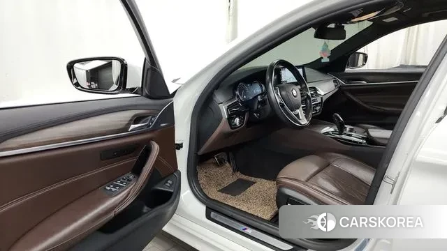 BMW 5 Series (G30) id 3667037 из Кореи 20