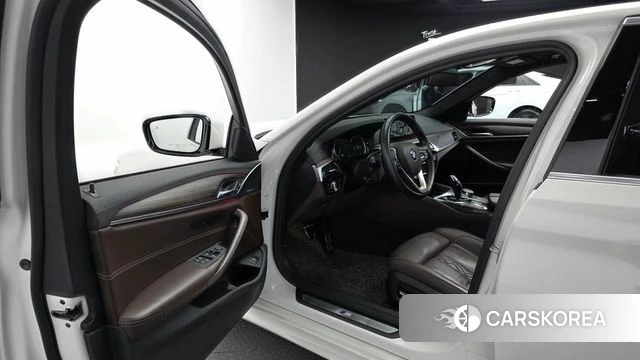BMW 5 Series (G30) id 4596375 из Кореи 20
