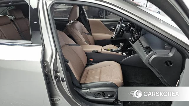 Lexus ES300h 7th generation id 4427552 из Кореи 30