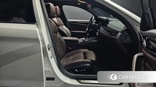 BMW 5 Series (G30) id 3060933 из Кореи 20