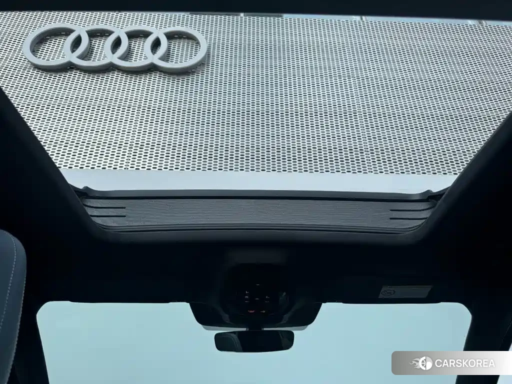 Audi Q6L id 4628132 из Китая 26