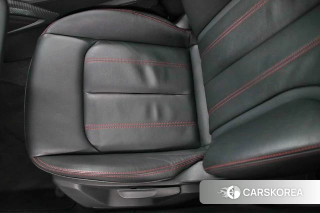 Audi Q2L id 4272906 из Китая 23
