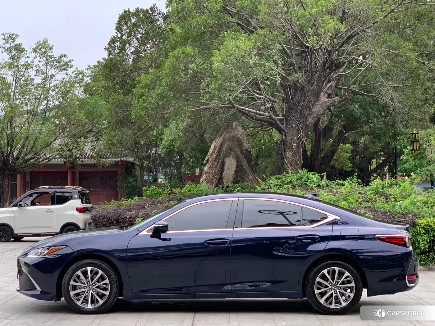Lexus ES id 4629735 из Китая 16