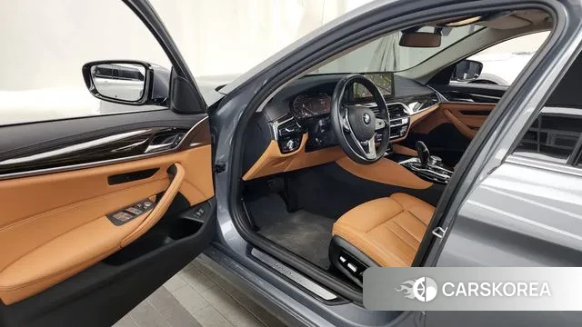 BMW 5 Series (G30) id 3518307 из Кореи 20